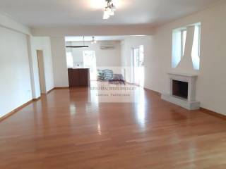 VIEW OF THE LIVING ROOM