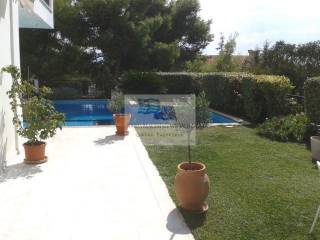 VIEW OF THE SWIMMING POOL - GARDEN