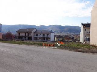 Πωλείται οικόπεδο 521τμ. με ΣΔ. 0.5 και πρόσωπο 16μ. στην Ρήγα Φεραίου στα Καρδαμίτσια Ιωαννίνων