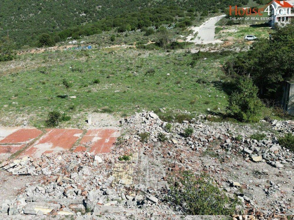 Πωλoύνται 9 όμορα αμφιθεατρικά οικόπεδα επιφάνειας 9.366 τμ. στην Αμφιθέα Ιωαννίνων με θέα ολα τα Γιάννενα