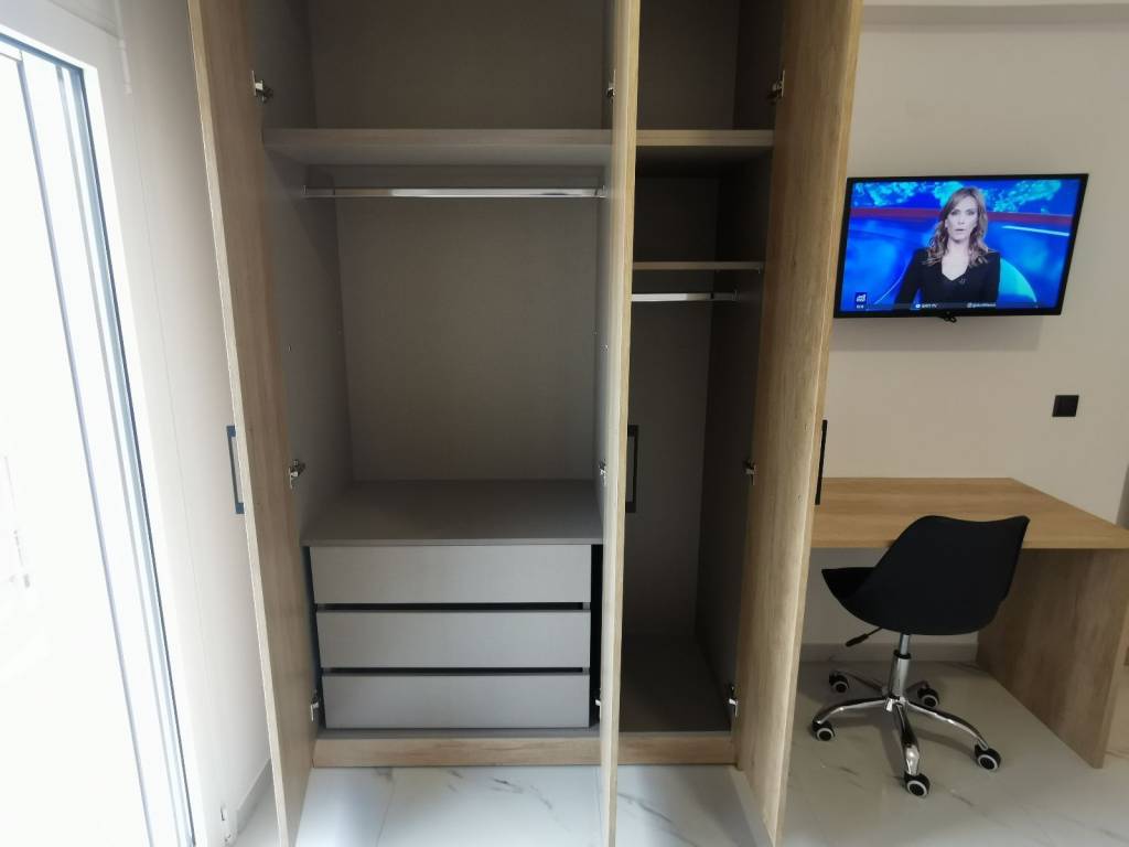 ΝΤΟΥΛΑΠΑ-ΓΡΑΦΕΙΟ