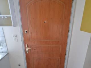 ΠΟΡΤΑ ΕΙΣΟΔΟΥ