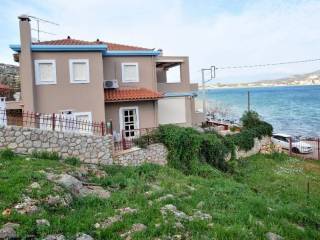 Wonderful and unique villa with panoramic views and access t