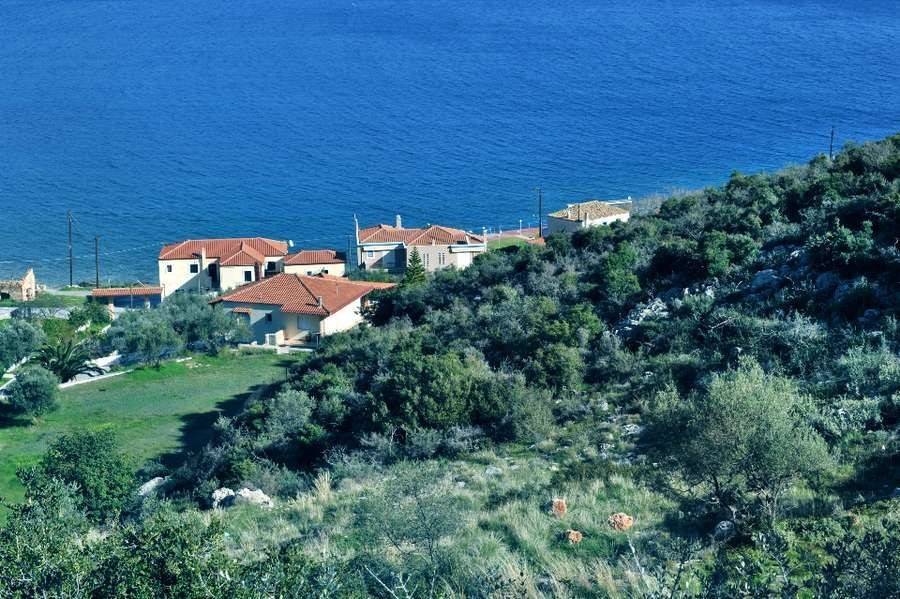 Wonderful and unique villa with panoramic views and access t