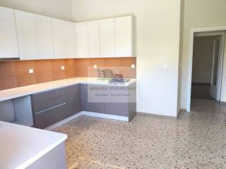 FULLY RENOVATED KITCHEN