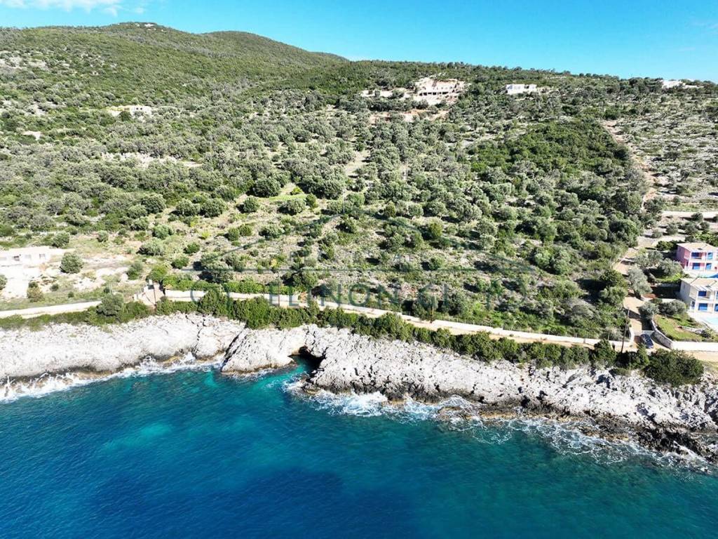 Το παραθαλάσσιο αγροτεμάχιο