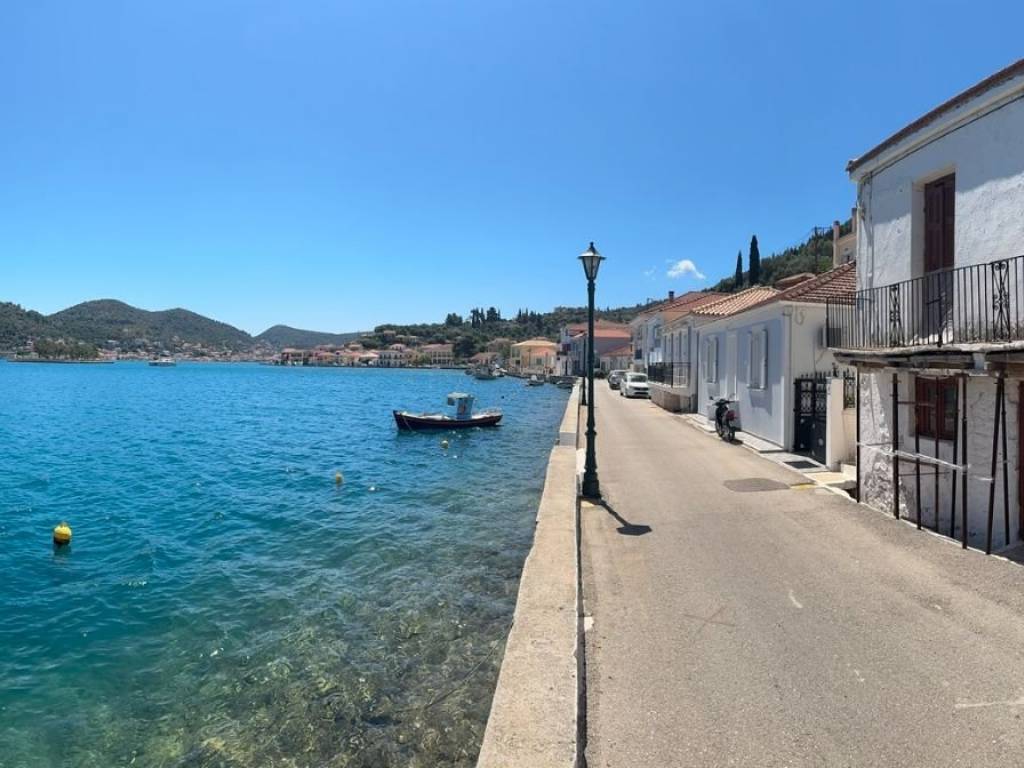 Panoramic of the house and the landscape