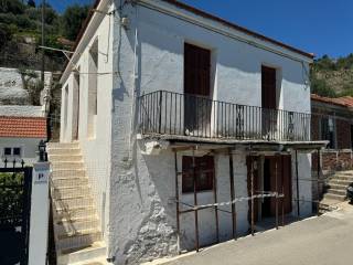 Front of the house seen from the road