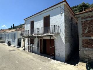 Road view of the house