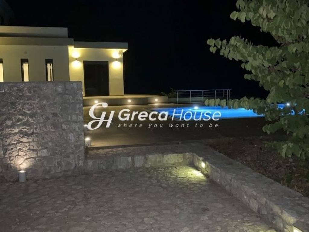 Villa for sale in Evia