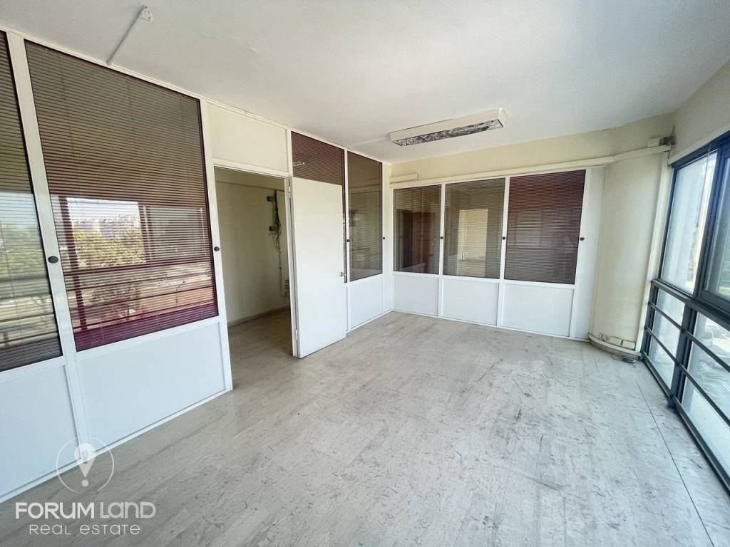 Forumland Real Estate, Επαγγελματικός χώρος