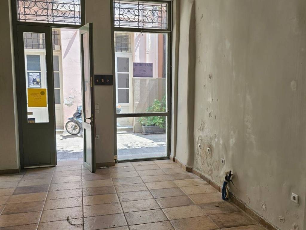 κατάστημα 70 τ.μ. στο κέντρο της παλιάς πόλις