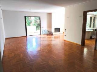 LIVING ROOM WITH FIREPLACE