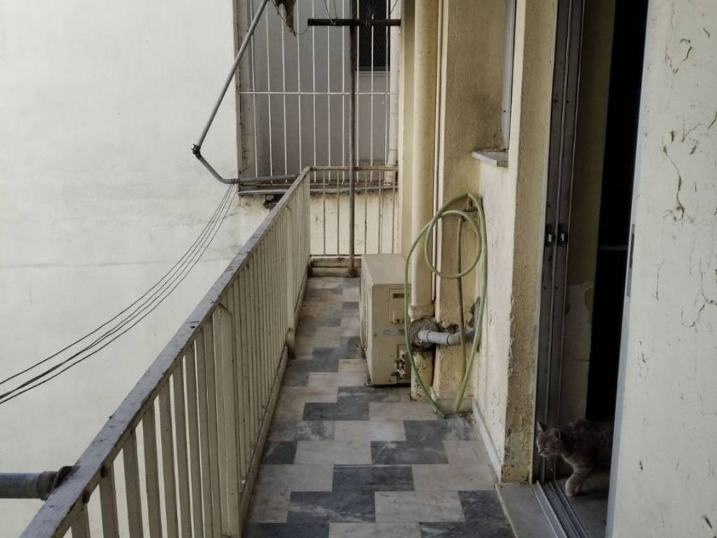 Το πίσω μπαλκόνι