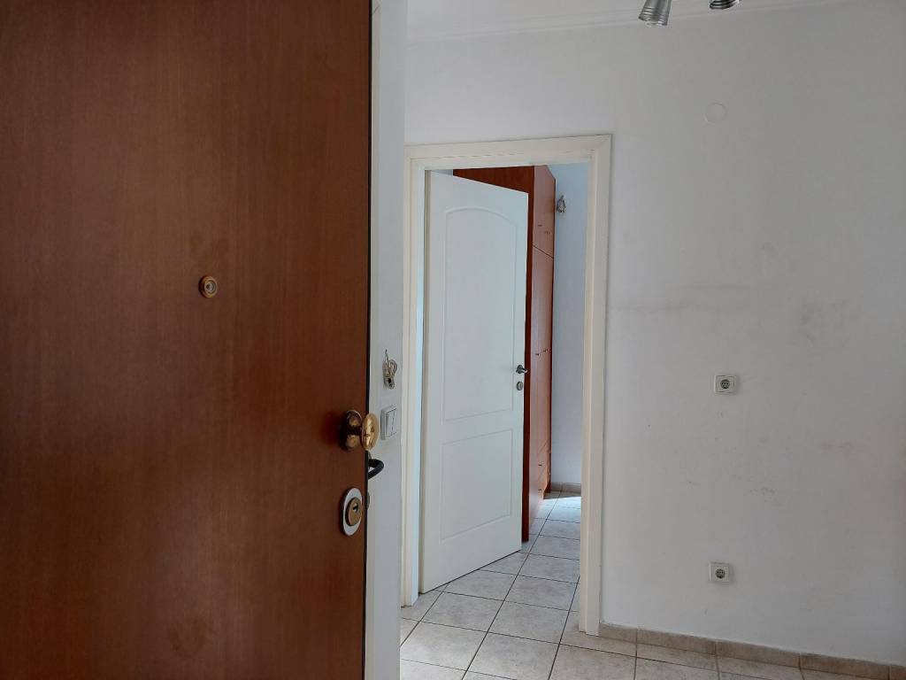 Η εισοδος του διαμερισματος