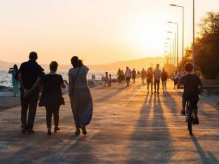 Παλαιο Φαληρο - Ο γνωστος πεζοδρομος της περιοχης