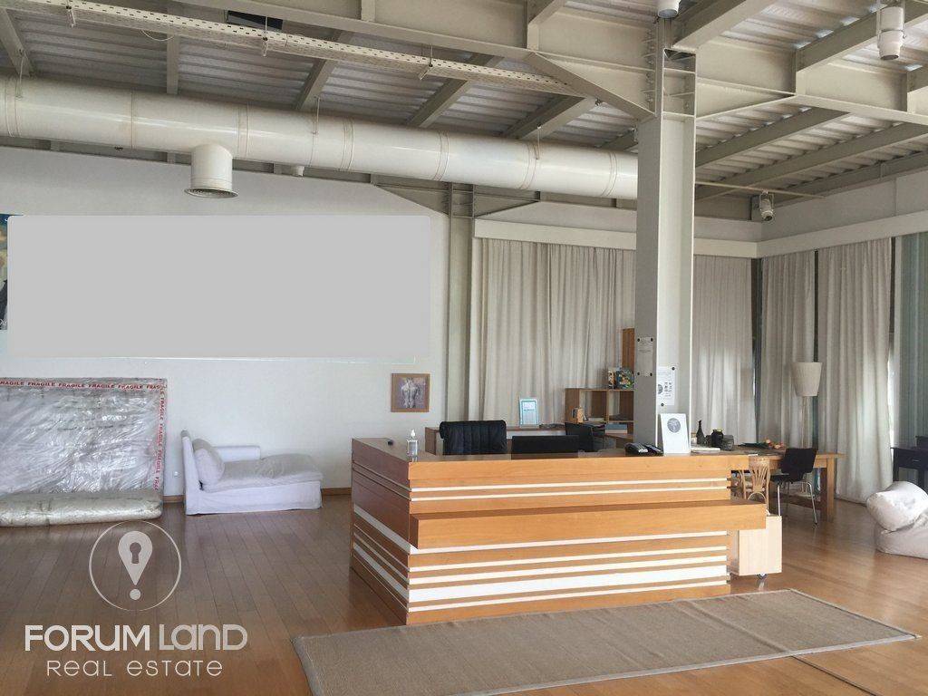 Forumland Real Estate, ισόγειο