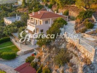 Seaside Villa for Sale in Loutraki