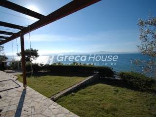 Villa for sale in Loutraki