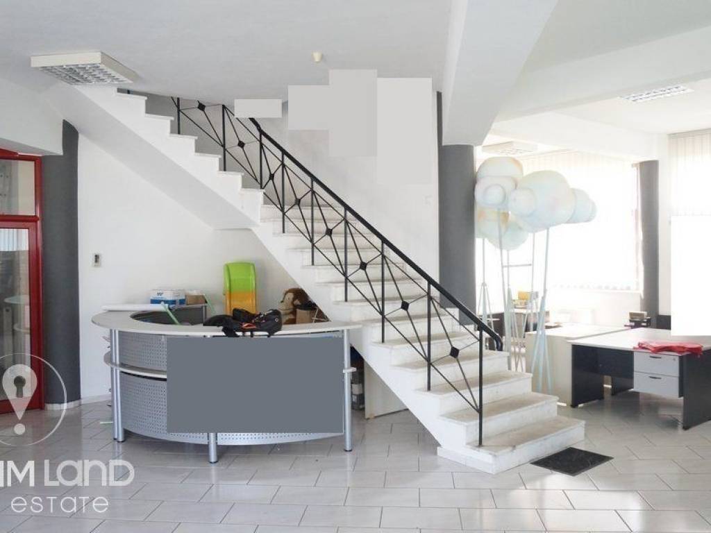 Forumland Real Estate, Επαγγελματικό κτίριο 850τ.μ.