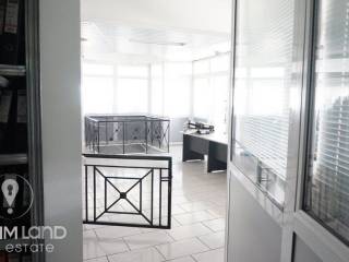 Forumland Real Estate, Επαγγελματικό κτίριο 850τ.μ.