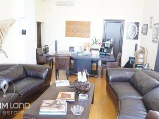 Forumland Real Estate, Επαγγελματικό κτίριο 850τ.μ.