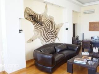 Forumland Real Estate, Επαγγελματικό κτίριο 850τ.μ.