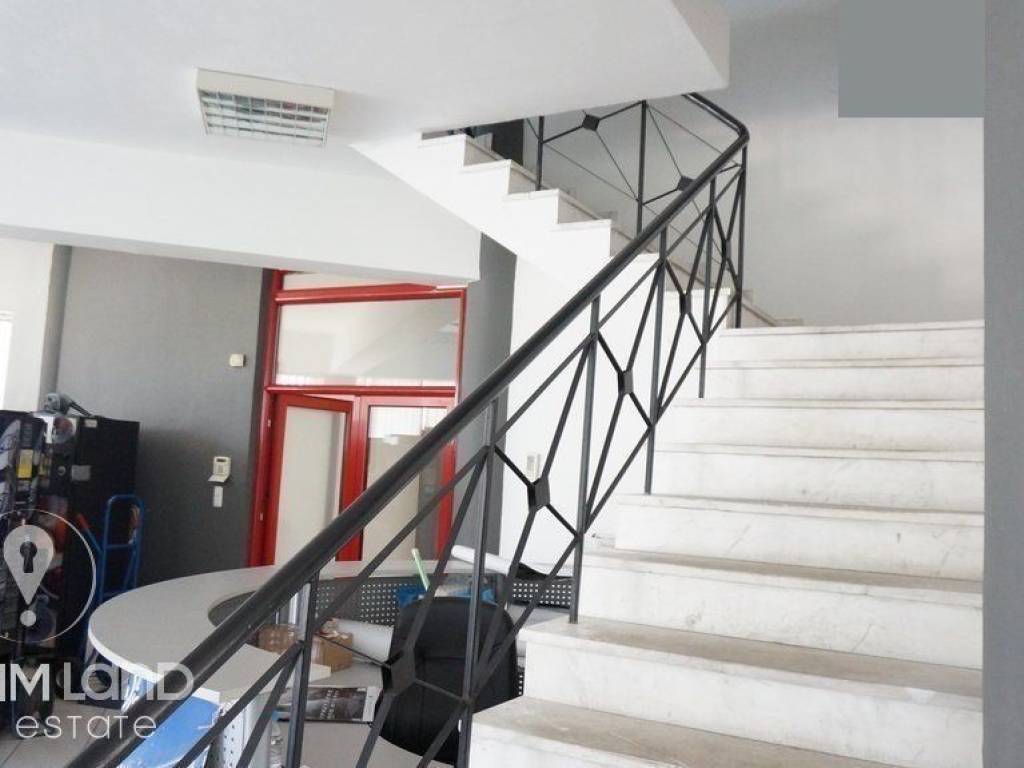 Forumland Real Estate, Εσωτερικές Σκάλες