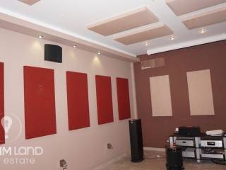 Forumland Real Estate, Επαγγελματικό κτίριο 850τ.μ.