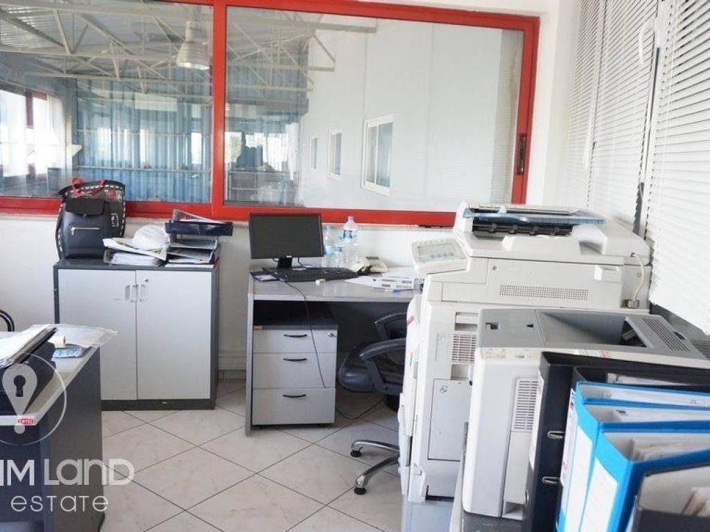 Forumland Real Estate, Επαγγελματικό κτίριο 850τ.μ.