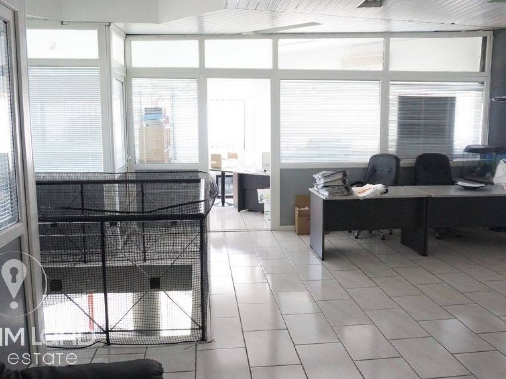 Forumland Real Estate, Επαγγελματικό κτίριο 850τ.μ.