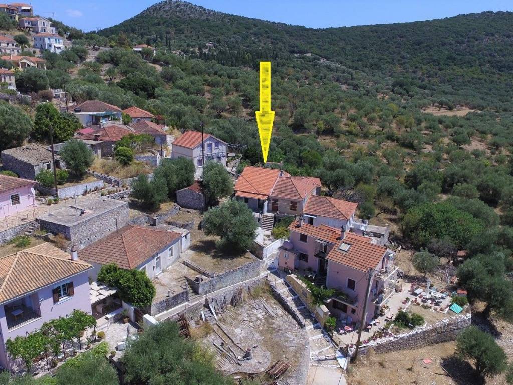 Aerial view and location of house