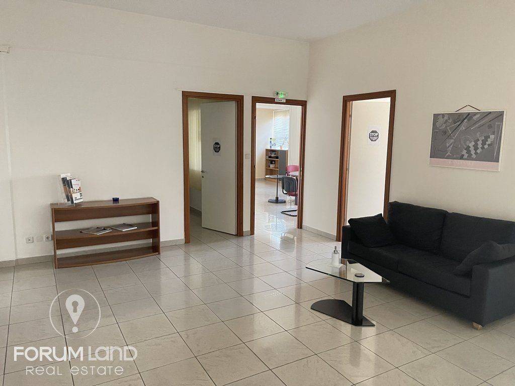 Forumland Real Estate, 490τμ.γραφείο