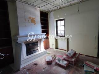 Unfinished Residential building for sale in Athens Kypseli