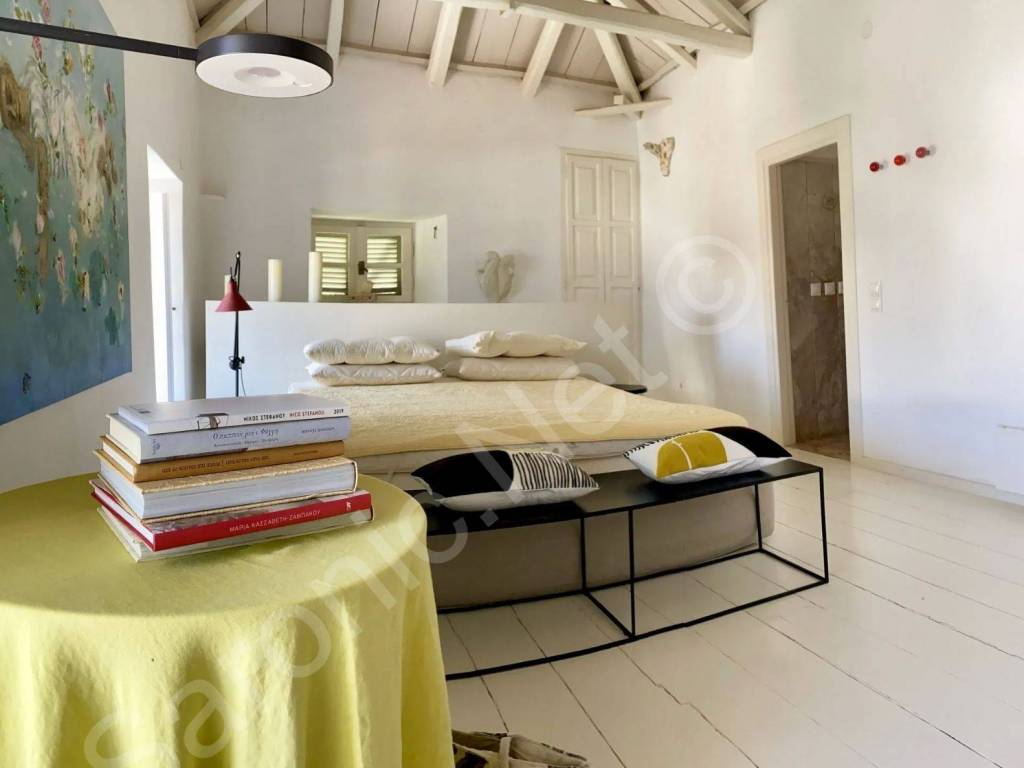 Marianne Memories Hydra, Double bedroom with en suite.