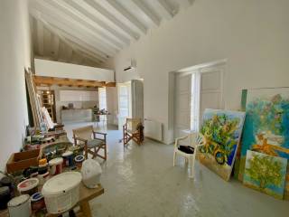 Marianne Memories Hydra, Bright artist studio with mezzanine