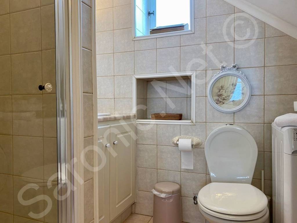 Angel View For Sale, 1st floor shower room