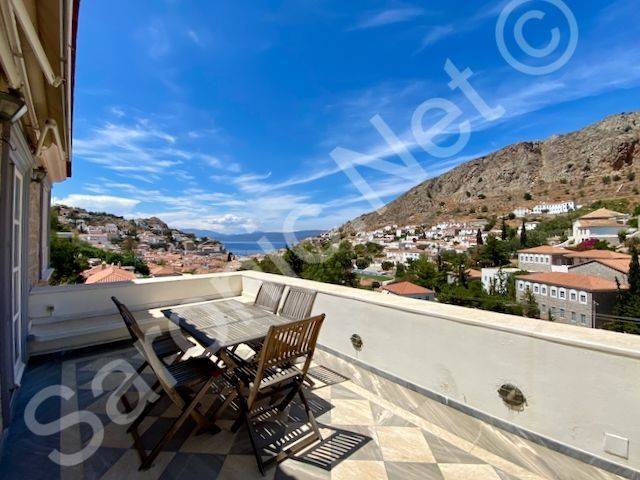 Pomegranate House, top floor, terrace, seaview