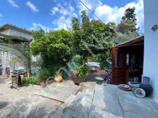 Guest/hobby garden room next to main entrance