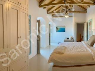 Garden Residence, Bedroom with wardrobes and vaulted ceiling