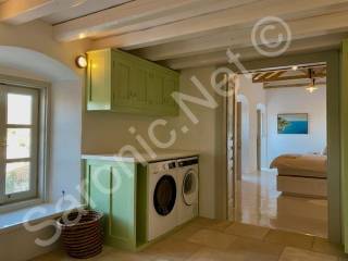 Garden Residence, Laundry facilities in en suite bathroom.