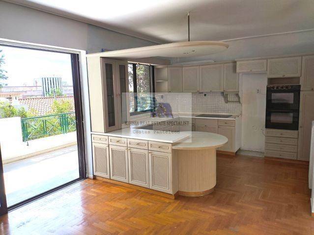 OPEN PLAN KITCHEN