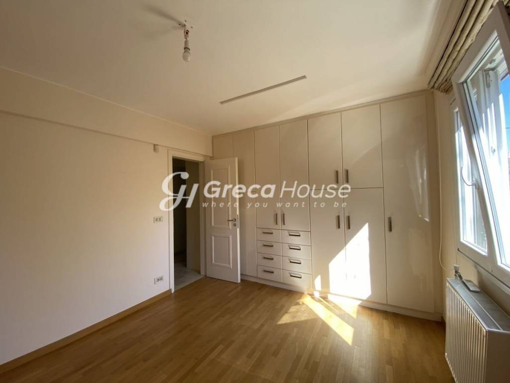 Apartment for sale in Kifissia near the metro station