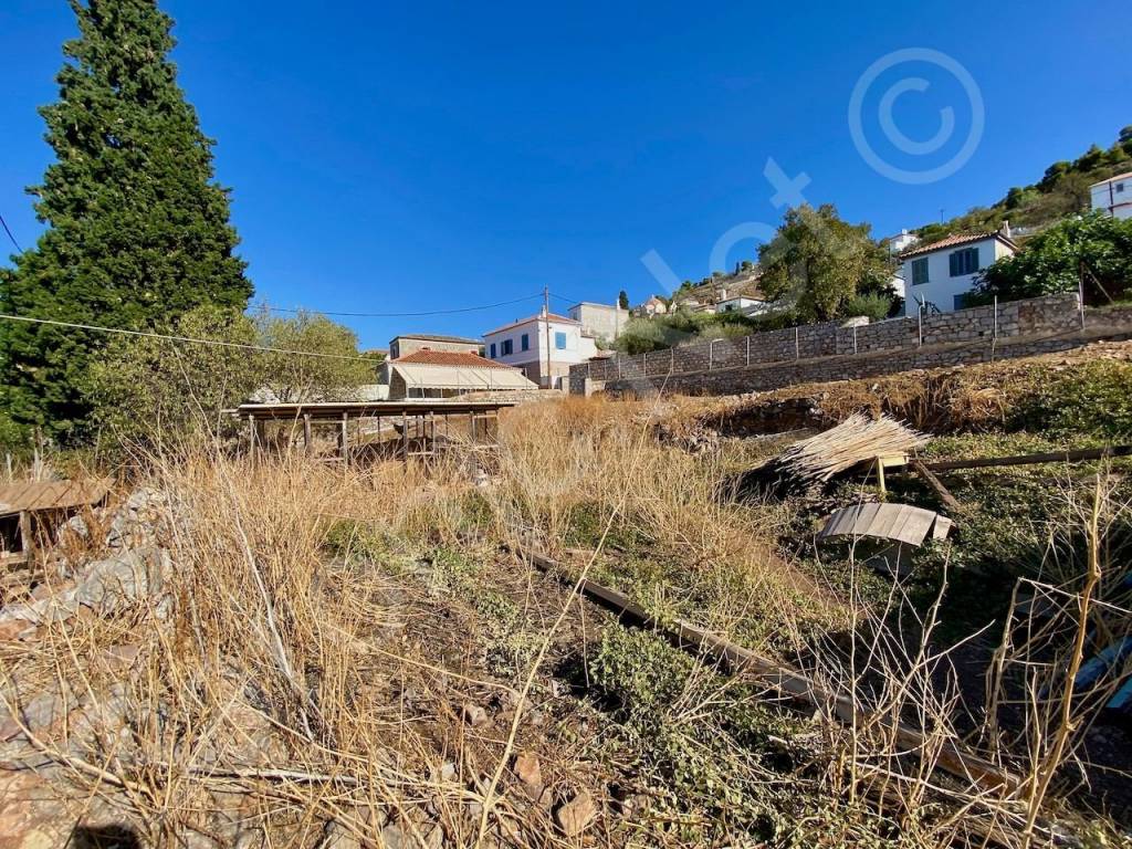 Sizable plot of land for sale in Kamini, Hydra