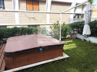 PRIVATE GARDEN - JACUZZI