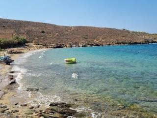 Άποψη παραλίας Σύρος / Syros beach view