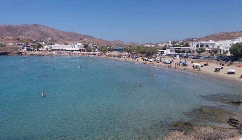 Άποψη παραλίας Σύρος / Syros beach view