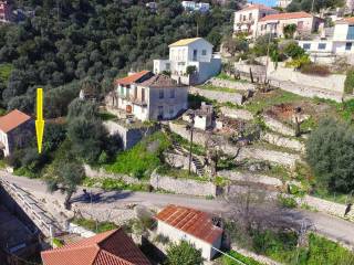 Aerial view and location of land