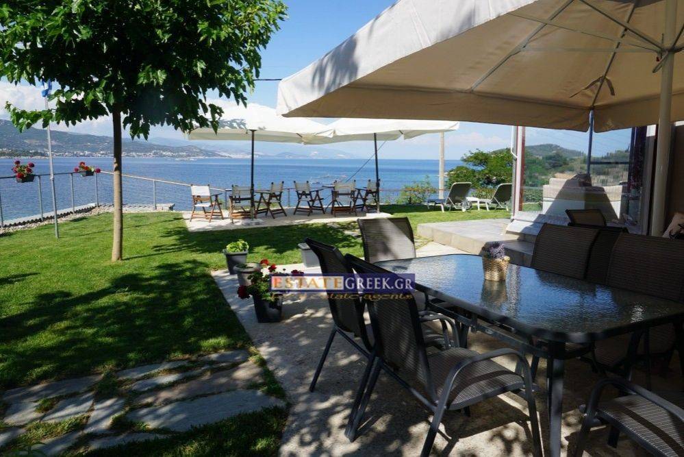 ★ ANNUAL REVENUE 20,000 € ★ RENOVATION 2019 ★ Distance from sea 20 meters ★