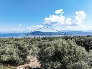 Η όμορφη θέα από το αγροτεμάχιο